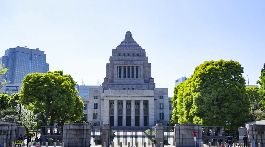 第一方面